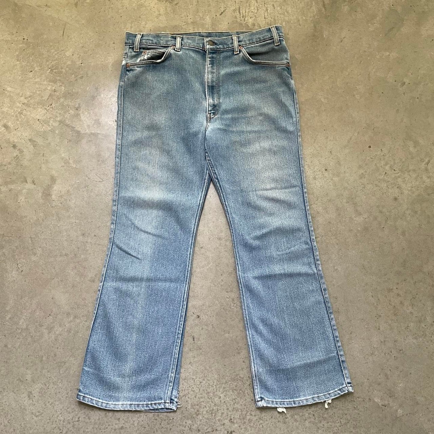 Vintage Levi’s Flared Medium Washed Blue Jeans