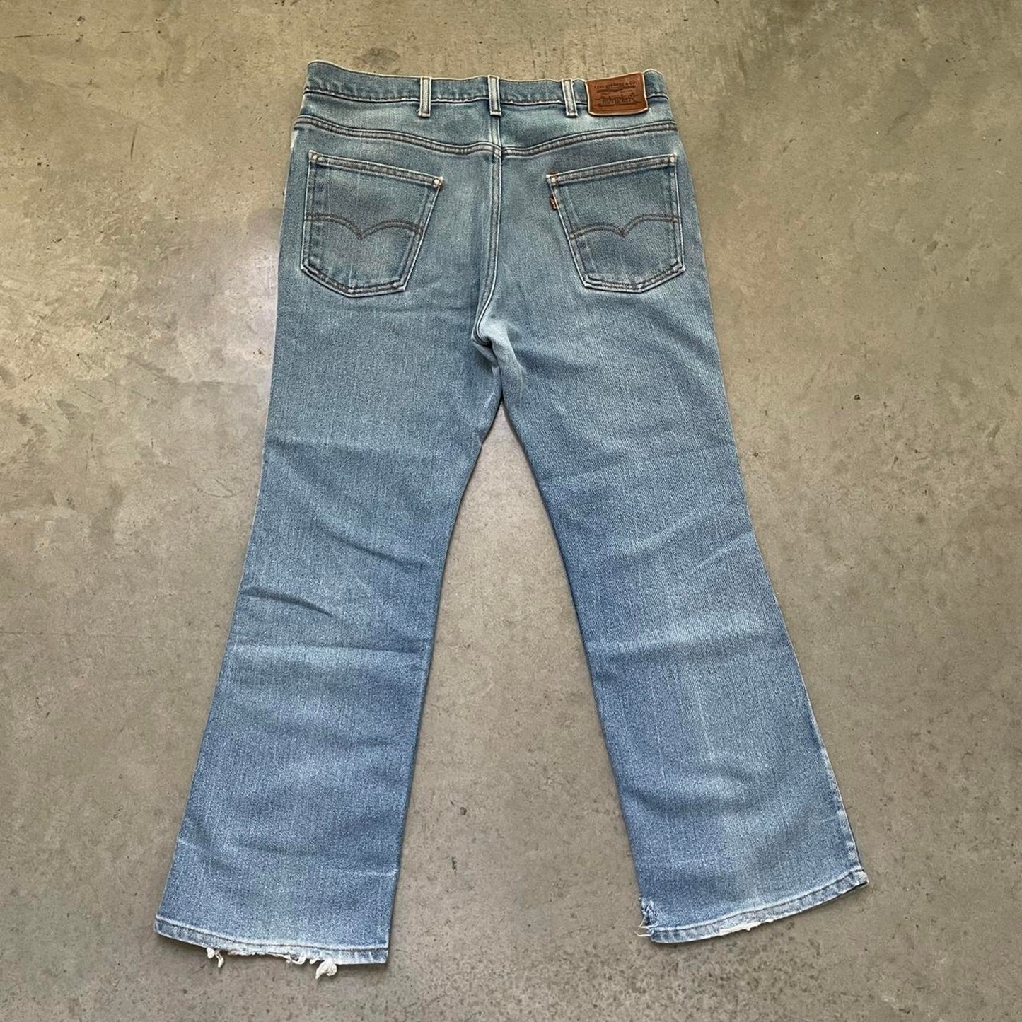 Vintage Levi’s Flared Medium Washed Blue Jeans