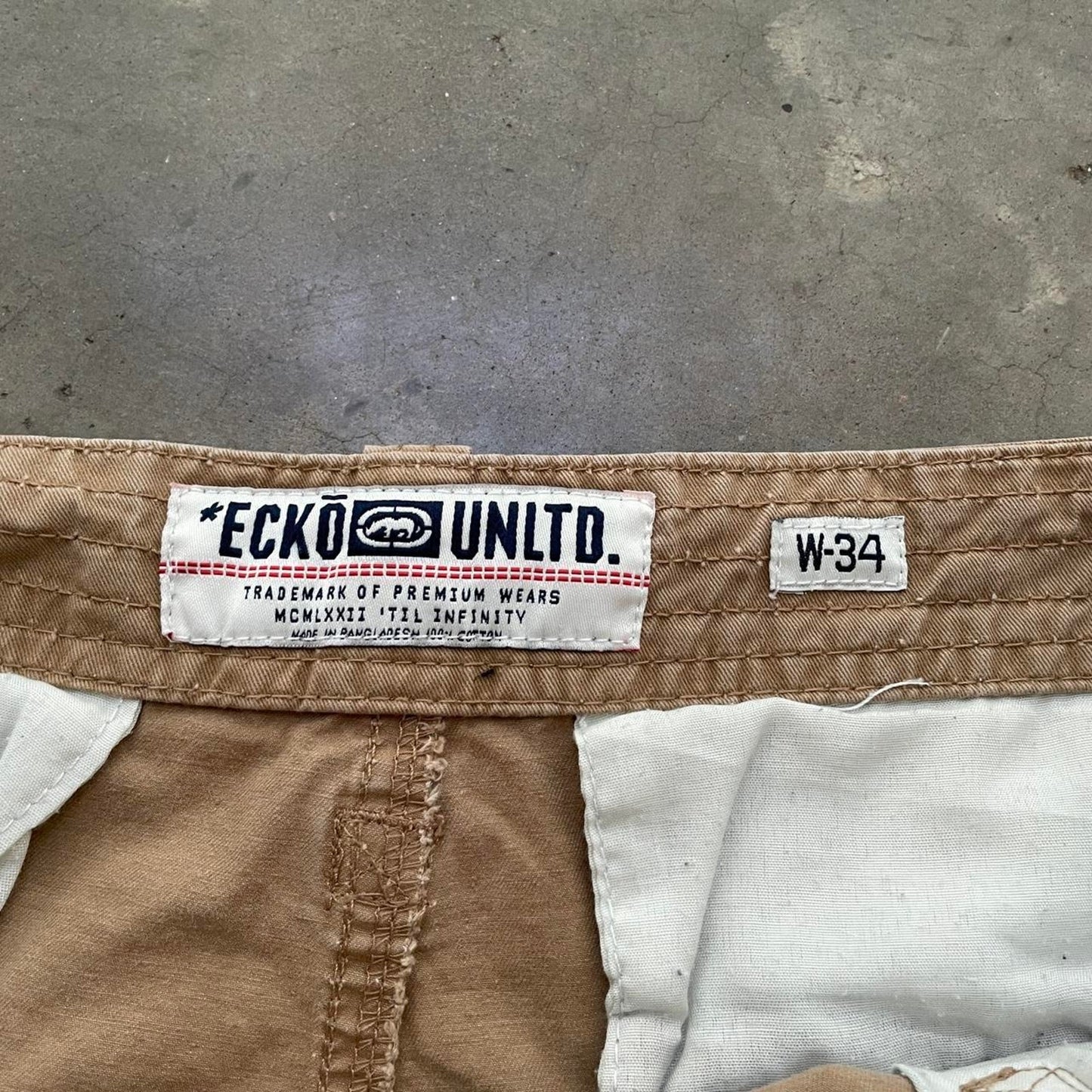 Eckō Unltd. Tan Cargo Shorts