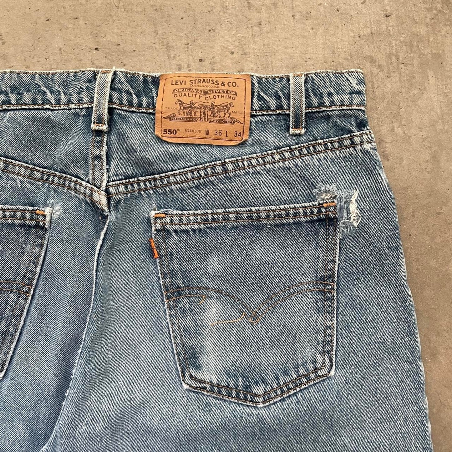 Vintage Levi’s 550 Medium Washed Jeans